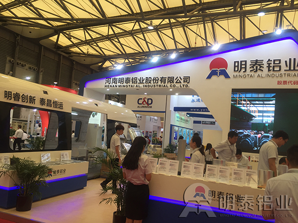 绿巨人色多多铝业铝展会现场