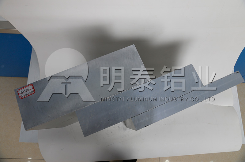 镜面绿巨人在线观看播放免费性能优良