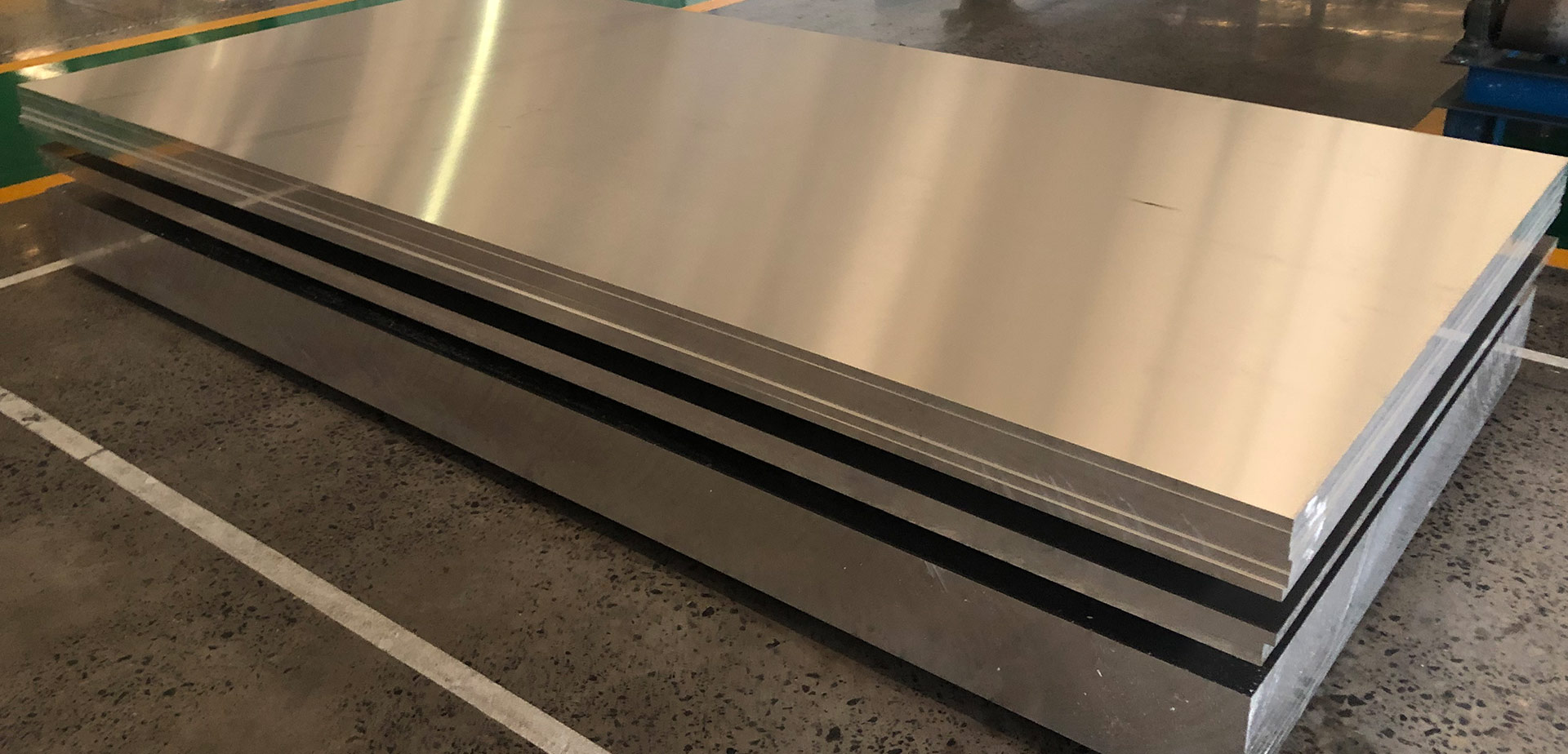 汽车引擎盖绿巨人在线观看播放免费